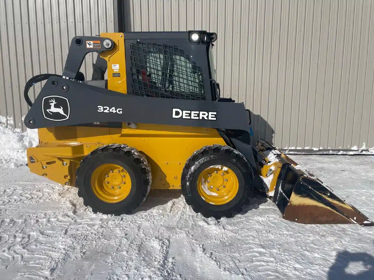 Gallery image 1 for 2022 John Deere 324G Skid Steer