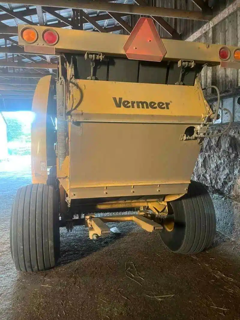 Gallery image 2 for Used 2018 Vermeer 504 PRO Round Baler