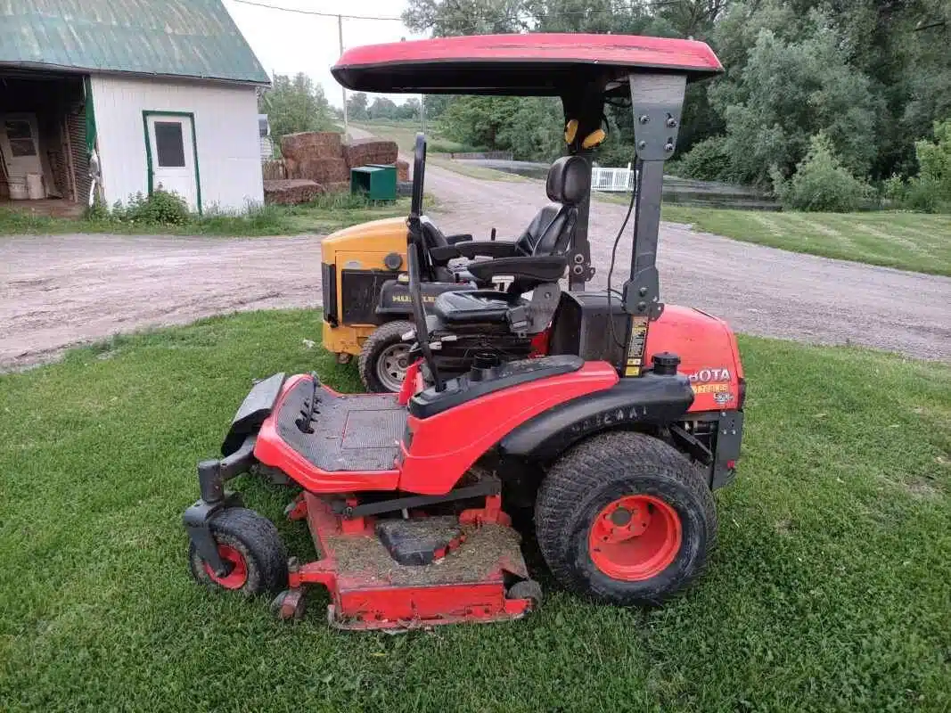 Gallery image 1 for Used Kubota ZD331 Mower - Zero Turn