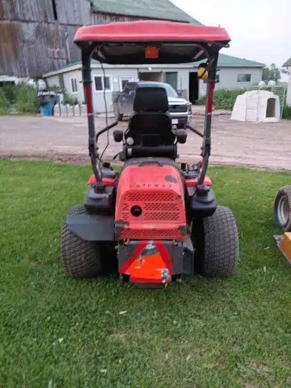 Gallery image 2 for Used Kubota ZD331 Mower - Zero Turn
