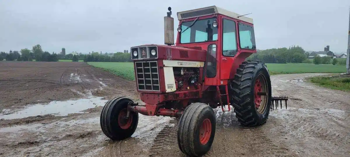 Gallery image 1 for Used International Harvester 100 Tractor