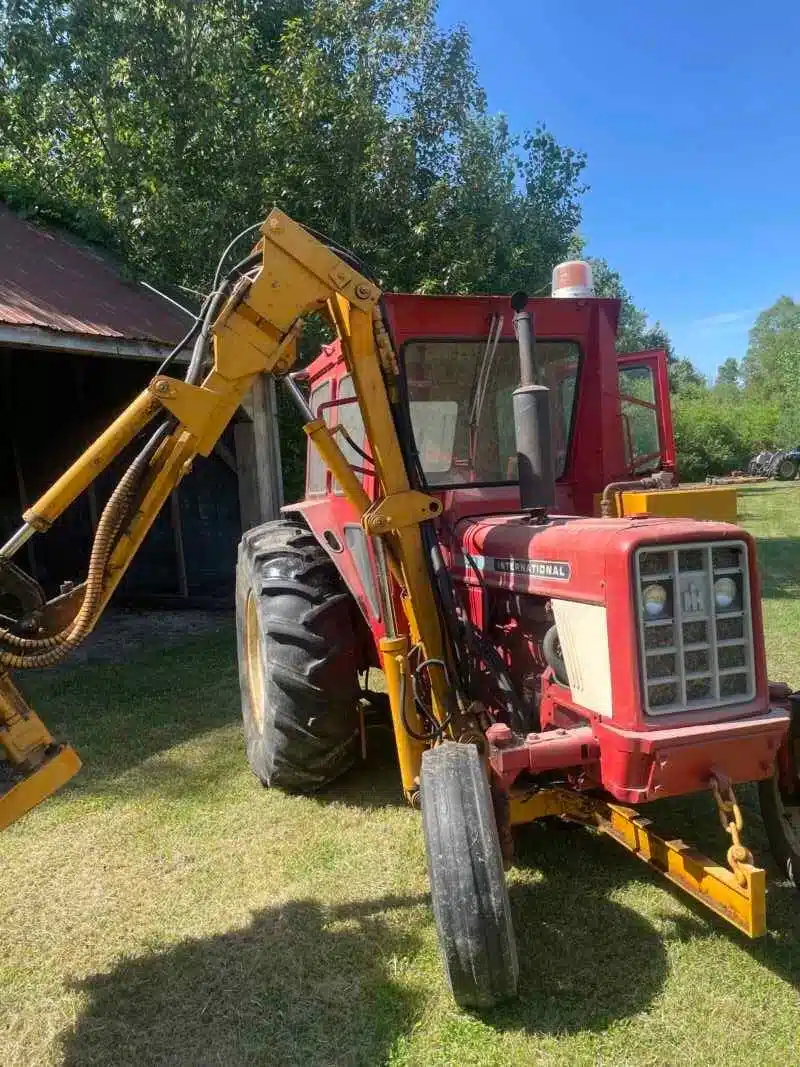 Gallery image 1 for Used C/IH 674 Tractor