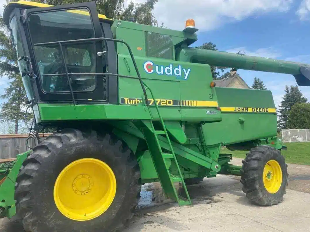 Gallery image 1 for Used John Deere 7720 Turbo Combine