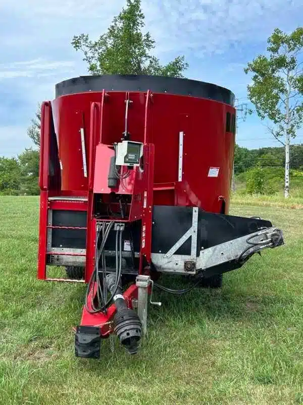 Gallery image 2 for Used 2016 Jaylor 5575 TMR Mixer