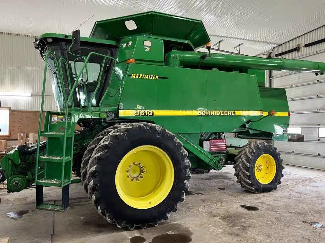 Gallery image 1 for Used 1998 John Deere 9610 Combine