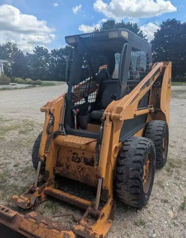 Gallery image 2 for Used Case 410 series 3 Skid Steer