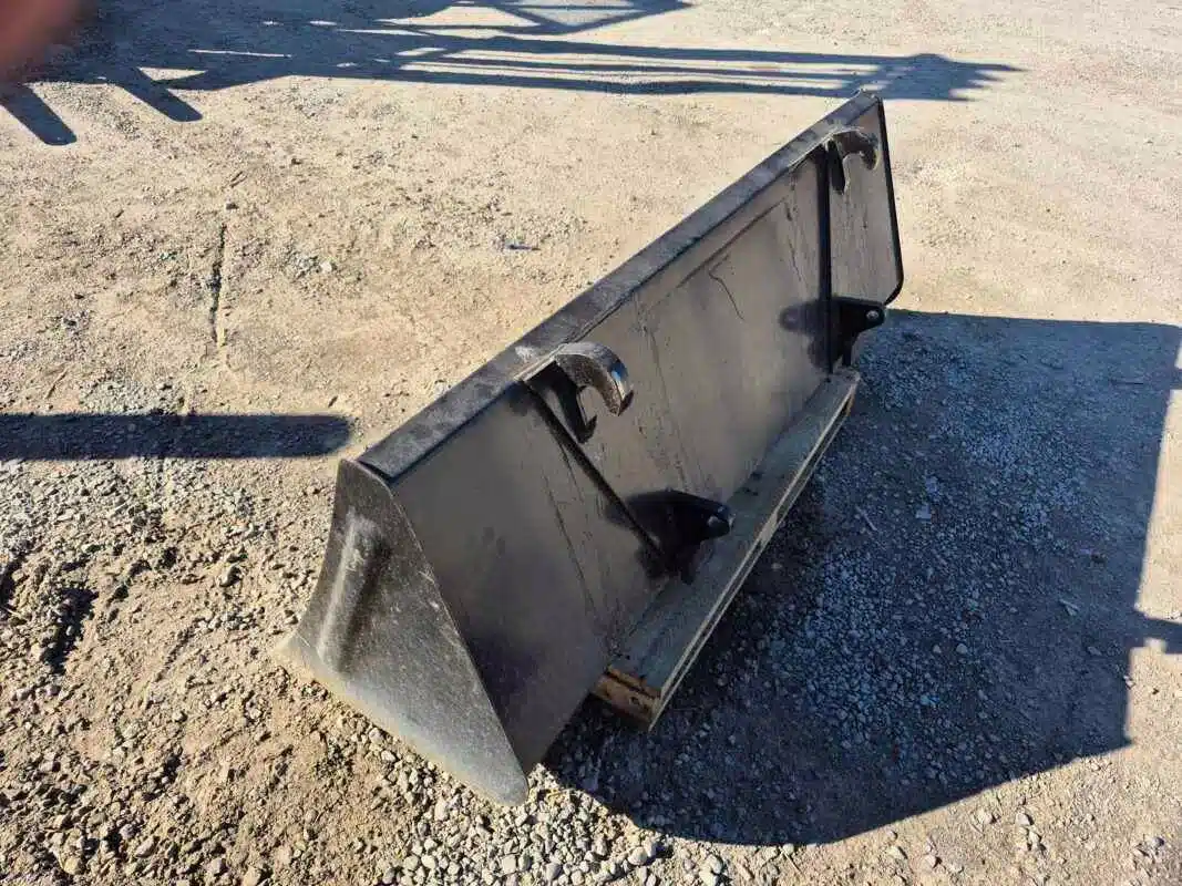 Gallery image 2 for Used Unspecified 66 inch material bucket with Euro/Alo quick-attach Bucket