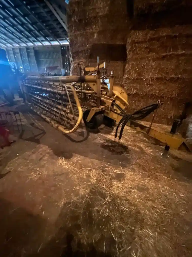 Gallery image 2 for Used Vermeer R-23 Rake