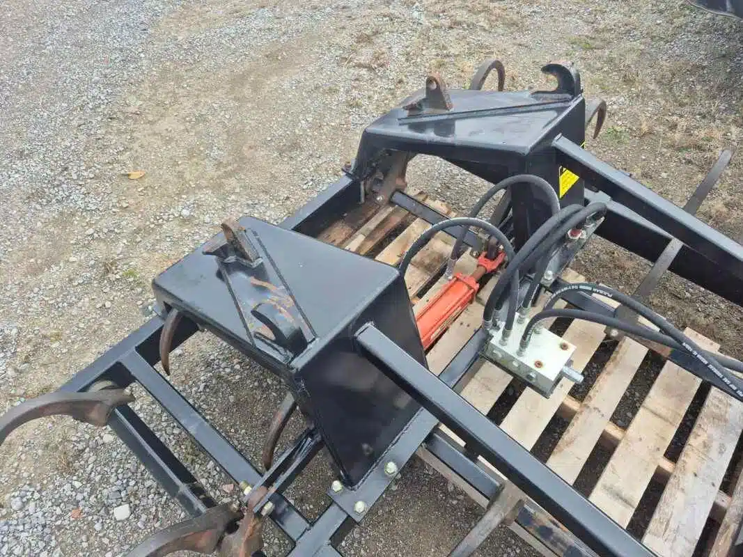 Gallery image 2 for 2018 PhiBer Manufacturing 304 Bale Grapple