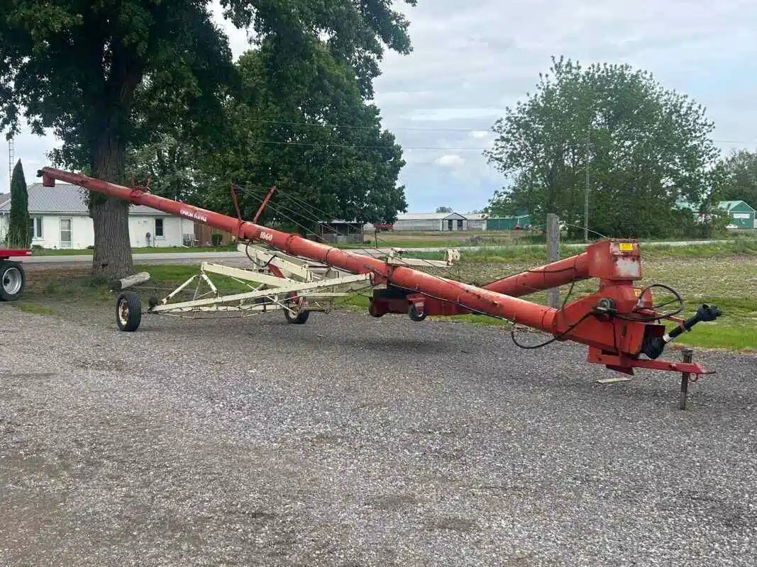 Used Farm King 1070 Auger