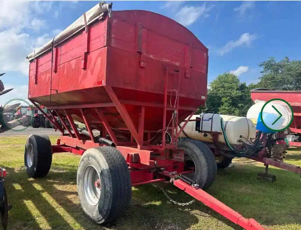 Used Unspecified 425 bushel wagon Grain Cart