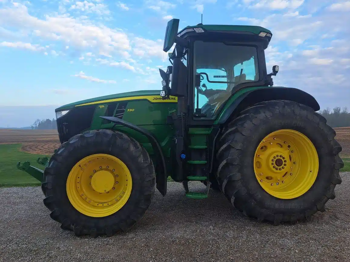 Gallery image 2 for Used 2021 John Deere 7R 330 Tractor