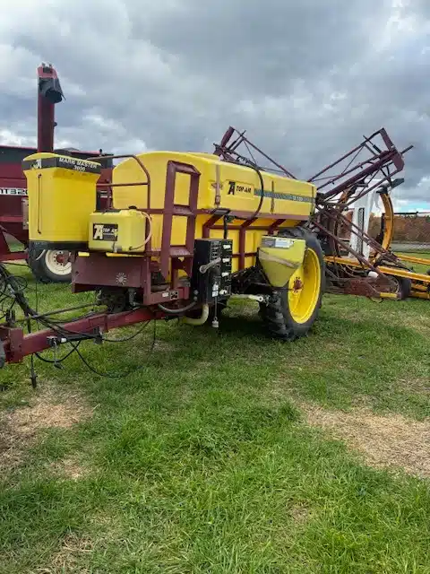Used Top Air TA1100 Sprayer - Pull Type