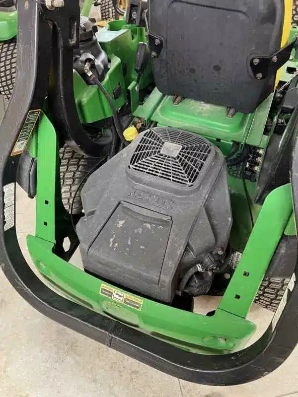 Gallery image 2 for Used John Deere Z520A Mower - Zero Turn