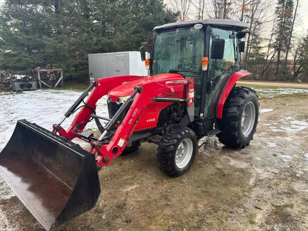 Used 2014 Massey Ferguson 1742 Tractor