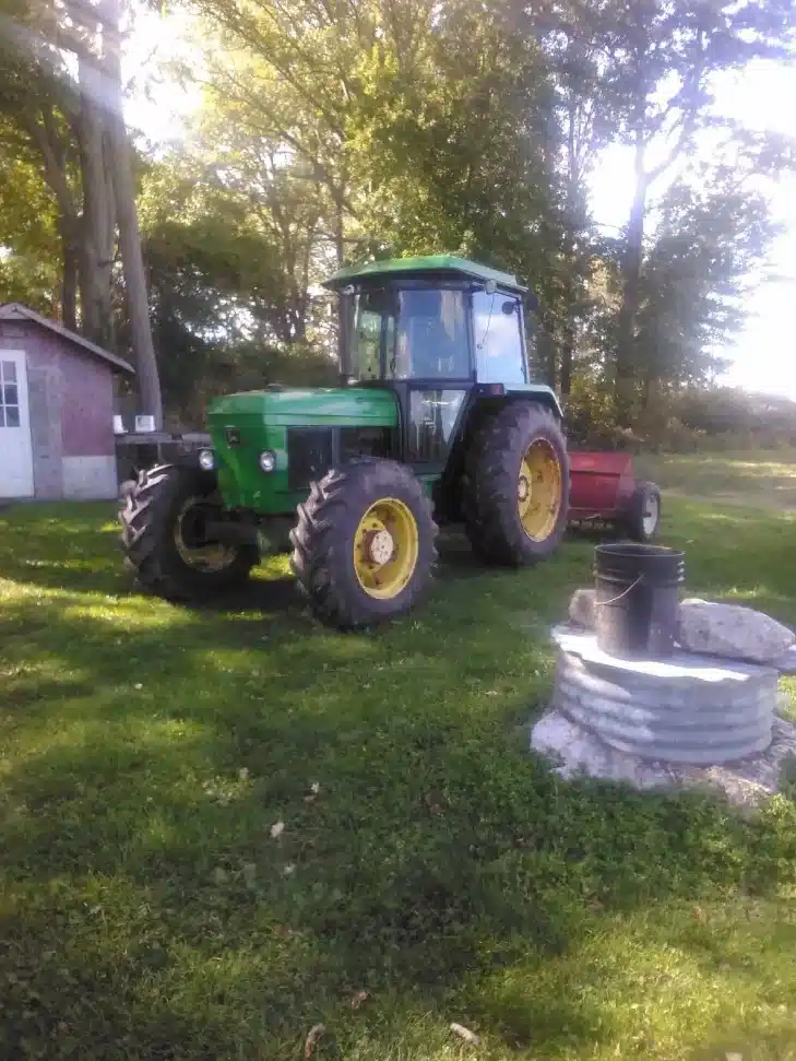 Gallery image 1 for 1992 John Deere 2650 Tractor