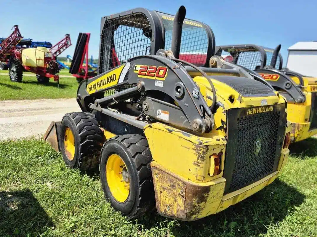 Gallery image 2 for 2013 New Holland L220 Skid Steer