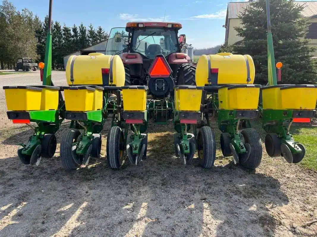 Gallery image 2 for 2022 John Deere 1750 Planter