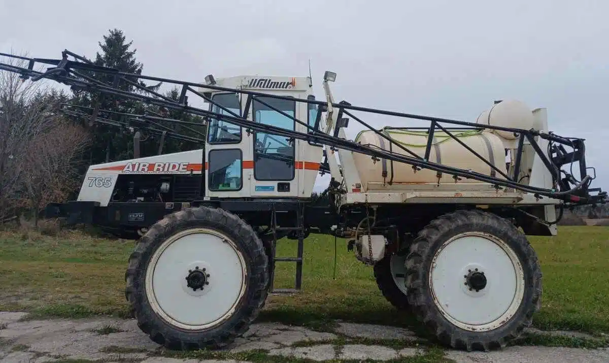 Gallery image 2 for Used 1995 Willmar 765 Sprayer - Self Propelled