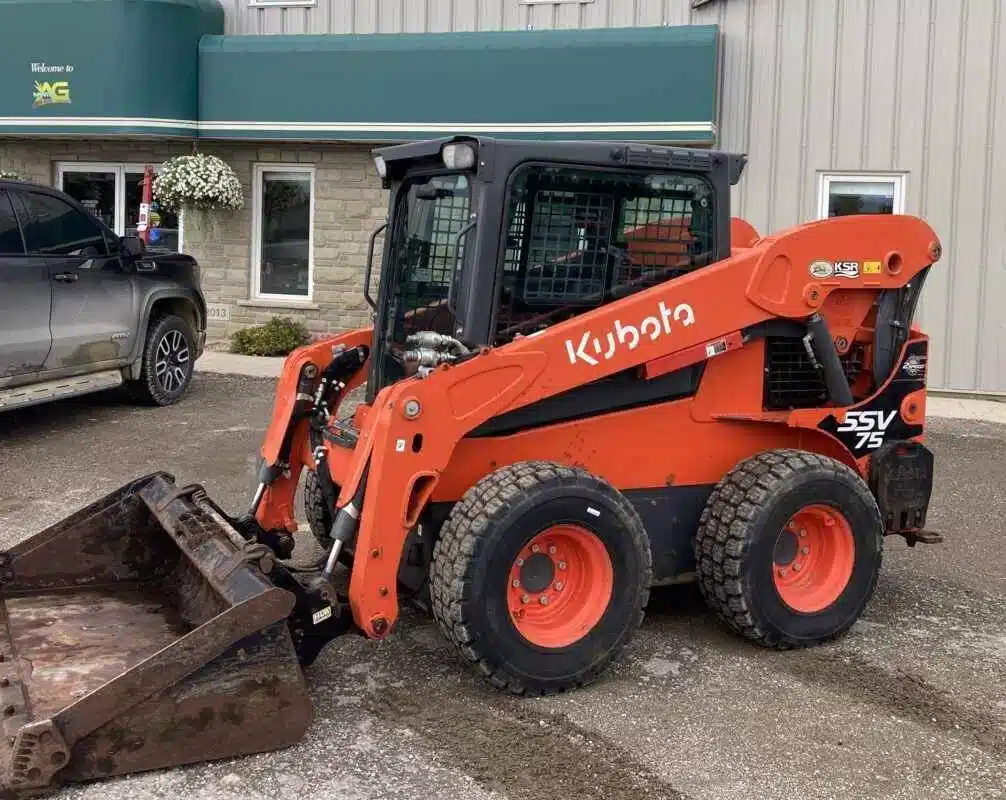 Gallery image 2 for 2024 Kubota SSV75 Skid Steer