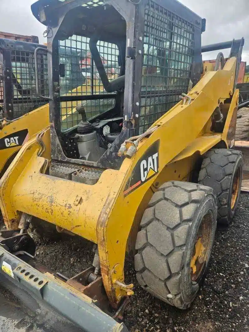 Gallery image 1 for 2004 Caterpillar 232 Skid Steer