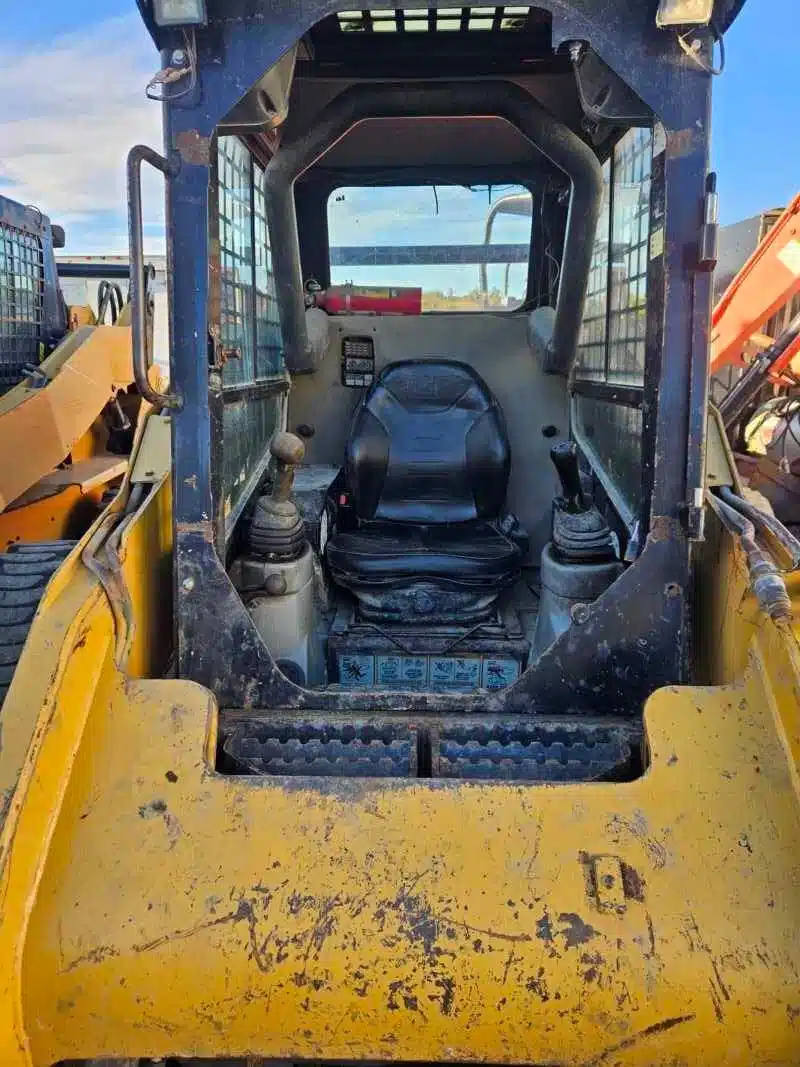 Gallery image 2 for 2004 Caterpillar 232 Skid Steer