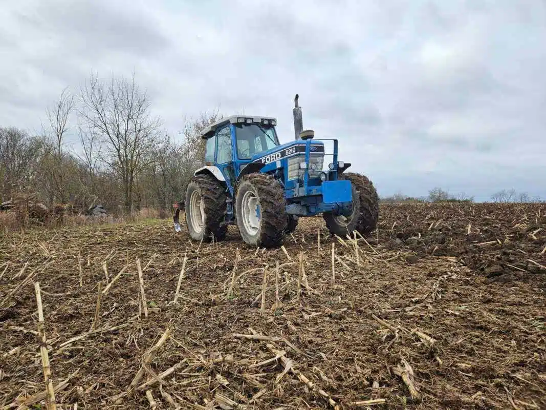 Gallery image 1 for Ford 8210 Tractor
