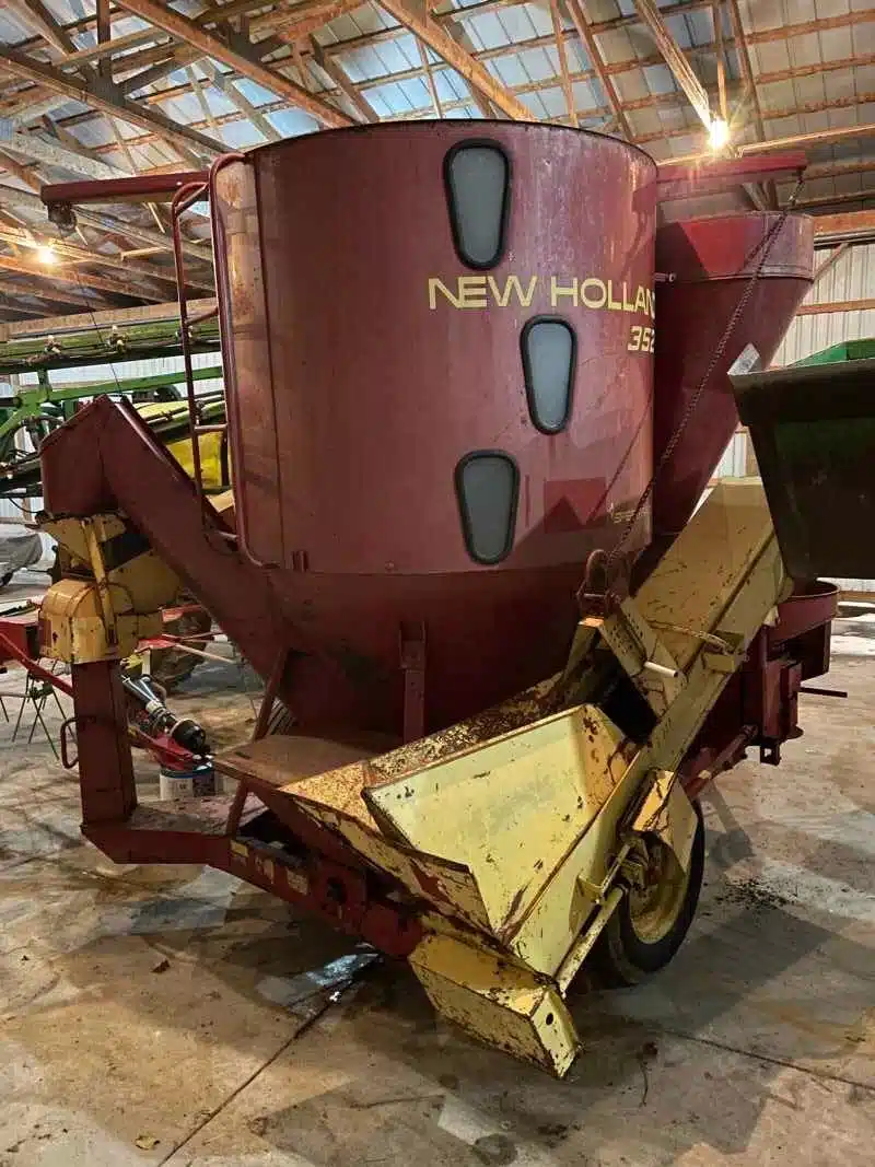 Gallery image 2 for New Holland 352 Mix Mill