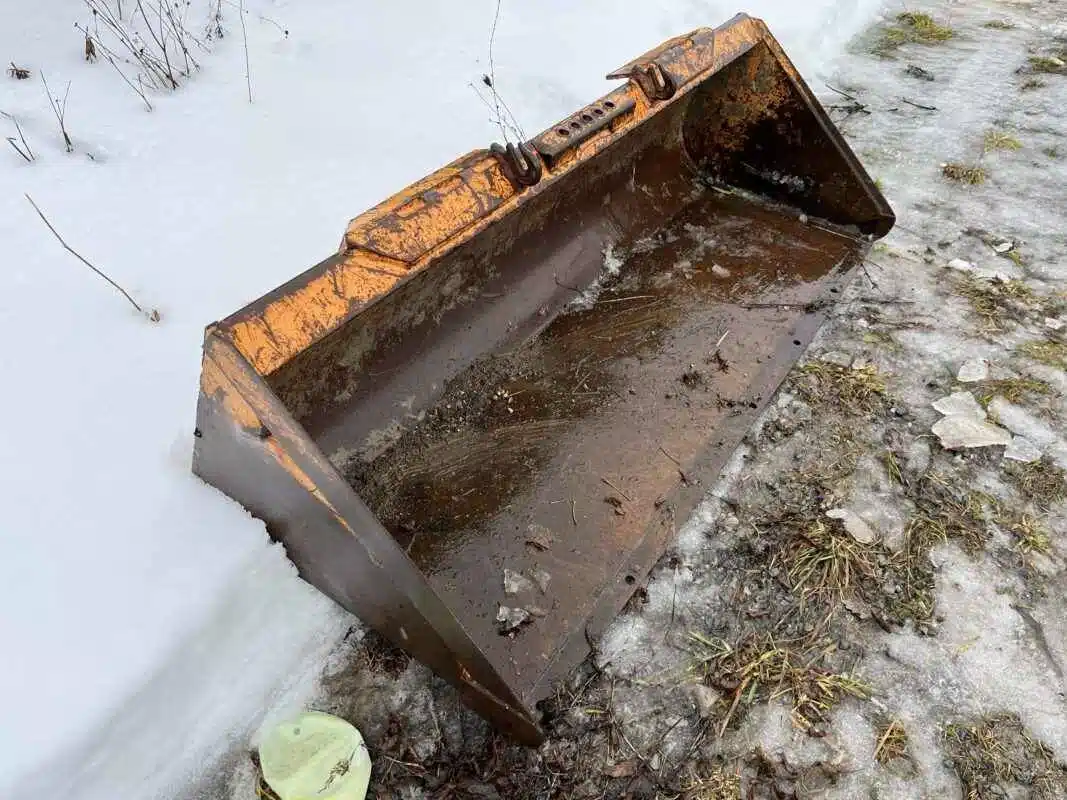 Gallery image 1 for Case IH Case 72? skidsteer Bucket