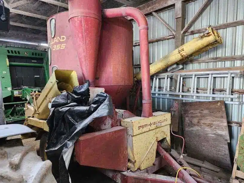 Gallery image 1 for 1981 New Holland 355 Mix Mill