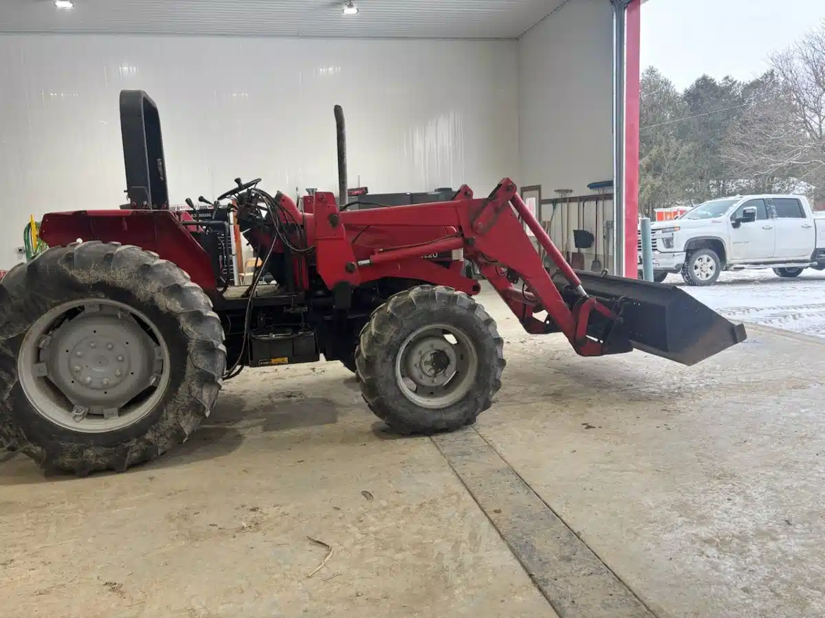 Gallery image 2 for Case IH 5220 Tractor