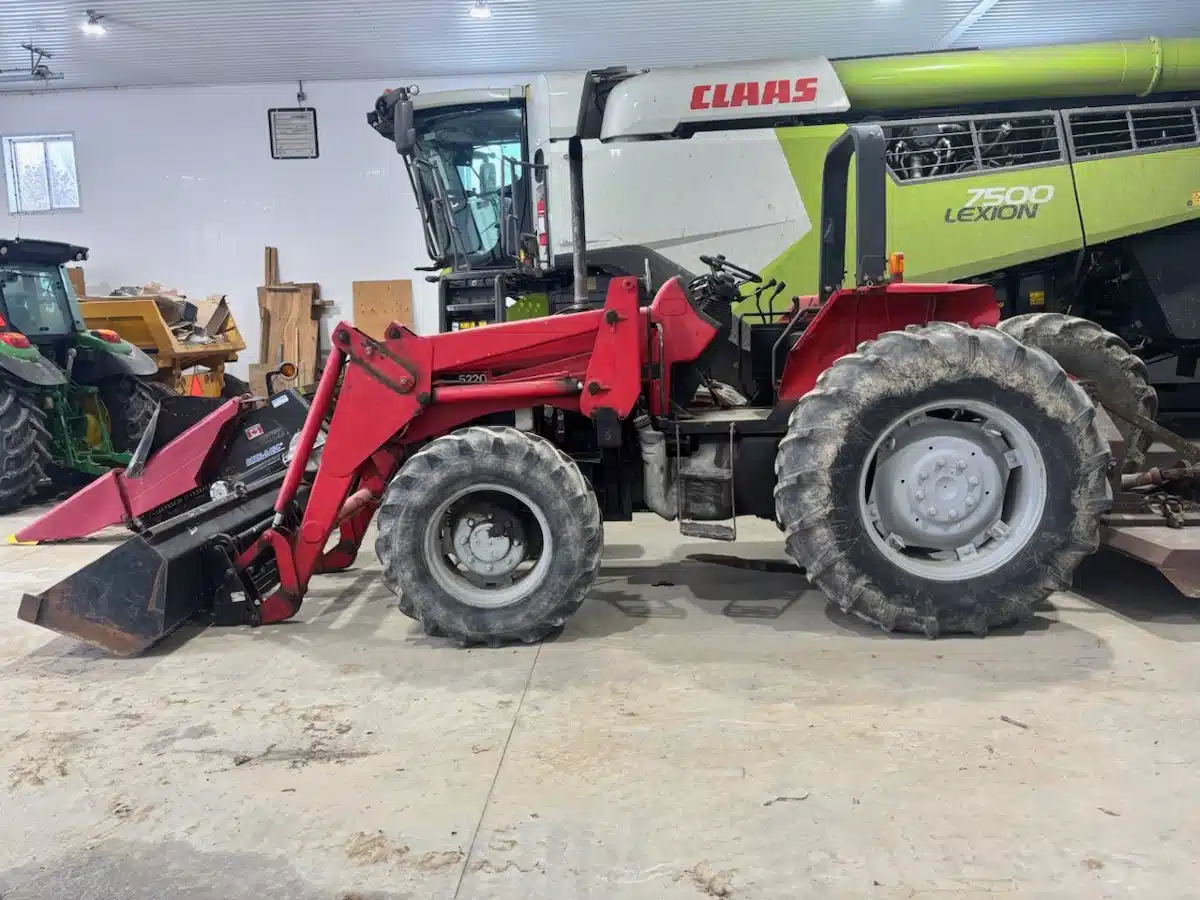 Gallery image 1 for Case IH 5220 Tractor