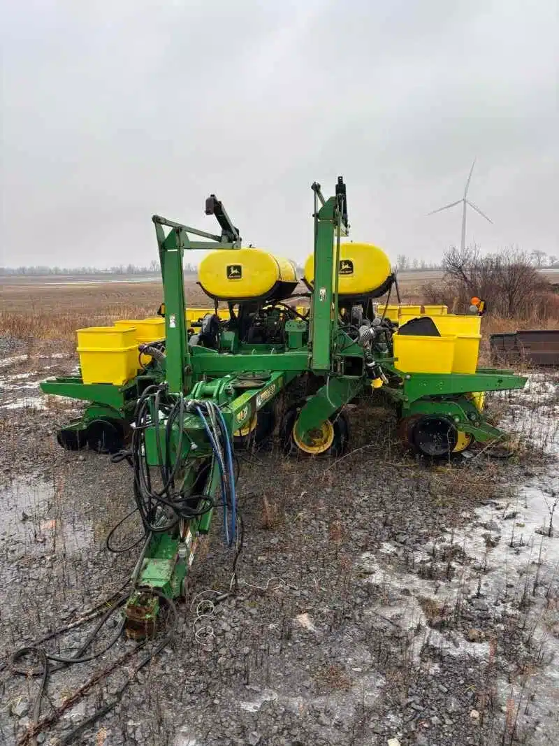 Gallery image 2 for John Deere 1780 Corn Bean Planter – Parts Planter - Corn