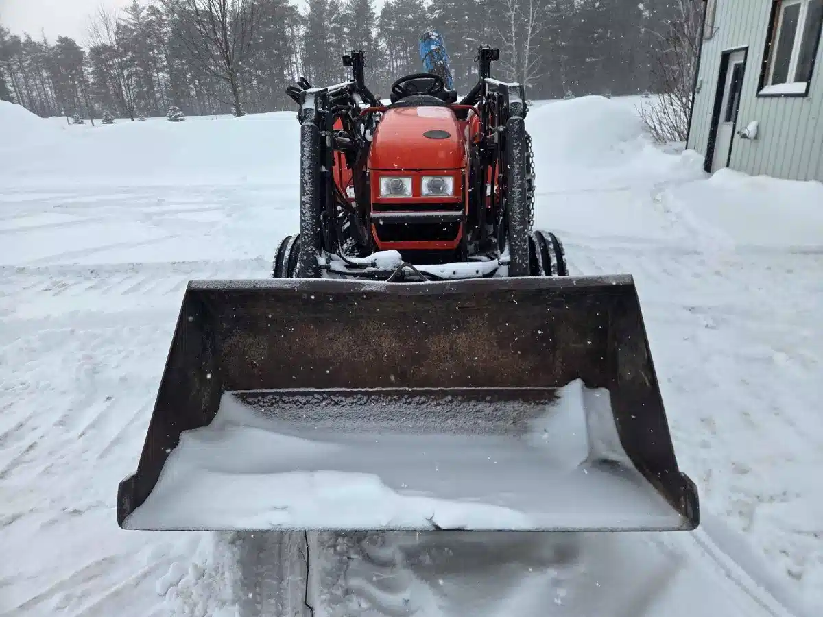 Gallery image 2 for 2005 Agco GT55 Tractor