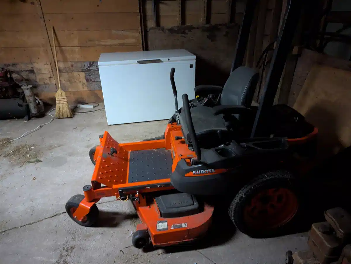 Gallery image 1 for Kubota Z121S Mower - Zero Turn