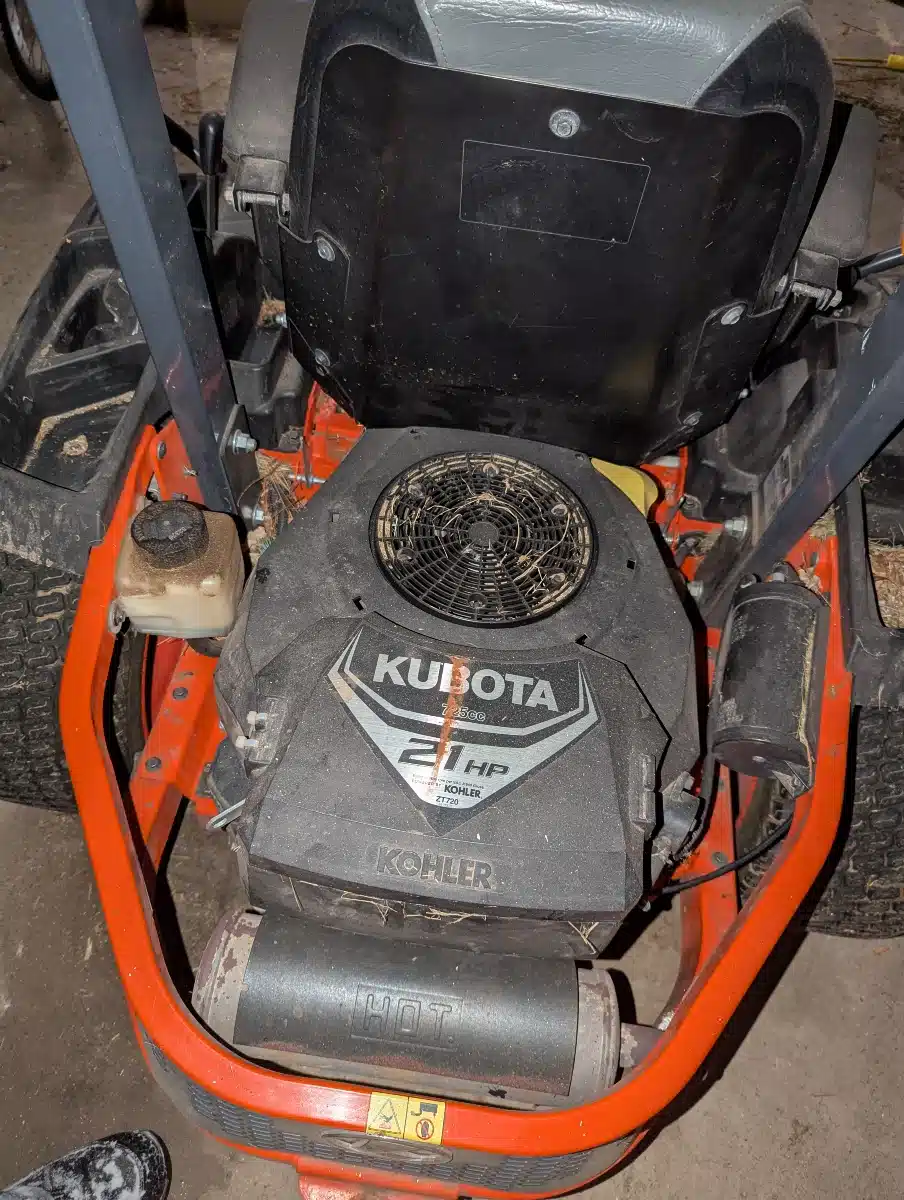 Gallery image 2 for Kubota Z121S Mower - Zero Turn