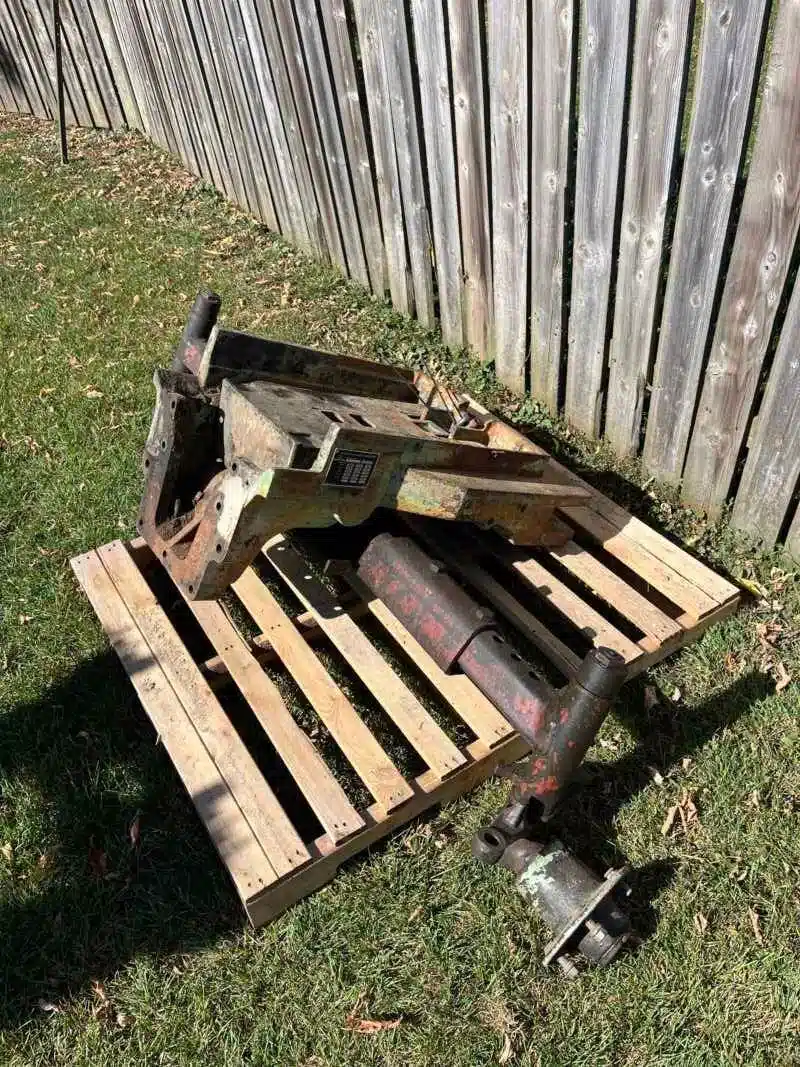 Deutz 13006 front weight carrier Attachment