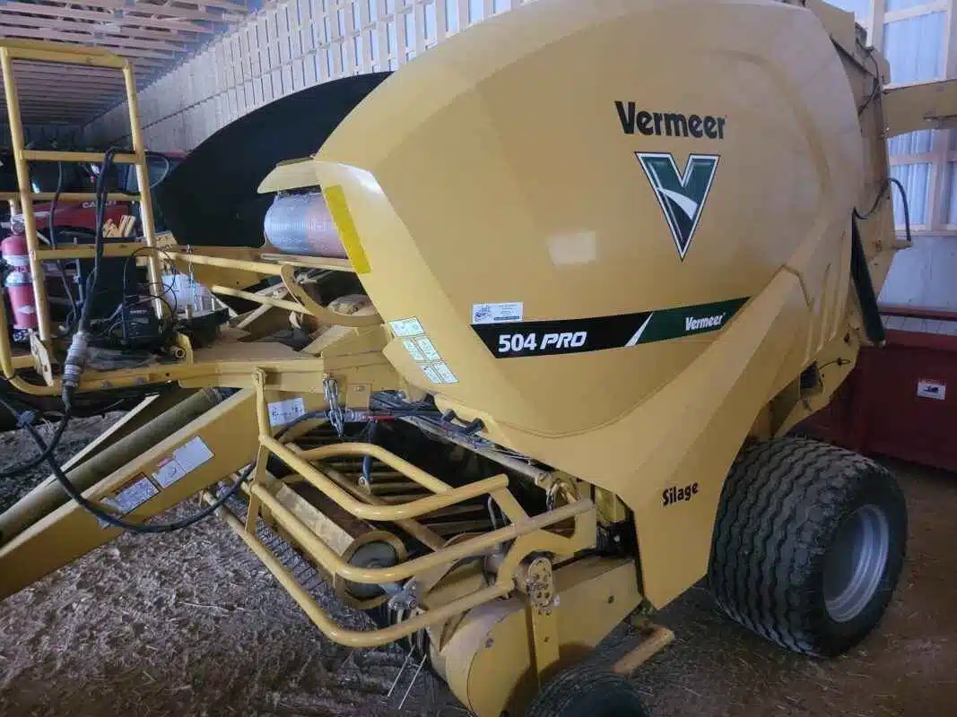 2016 Vermeer 504 PRO Round Baler