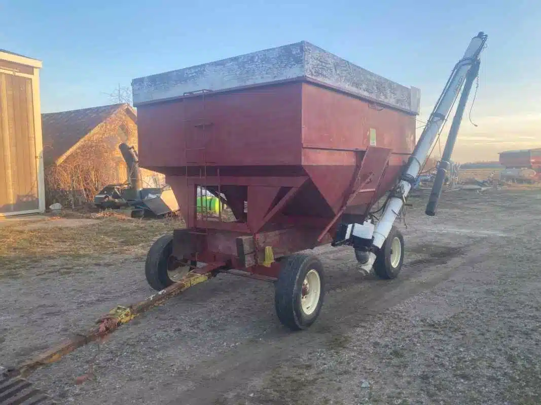 Gerber 300 bu Gravity Wagon with Unload Auger Gravity Box