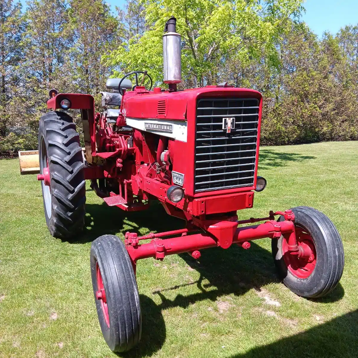 Gallery image 1 for Farmall 544 Tractor