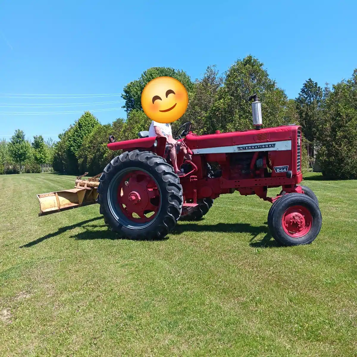 Gallery image 2 for Farmall 544 Tractor