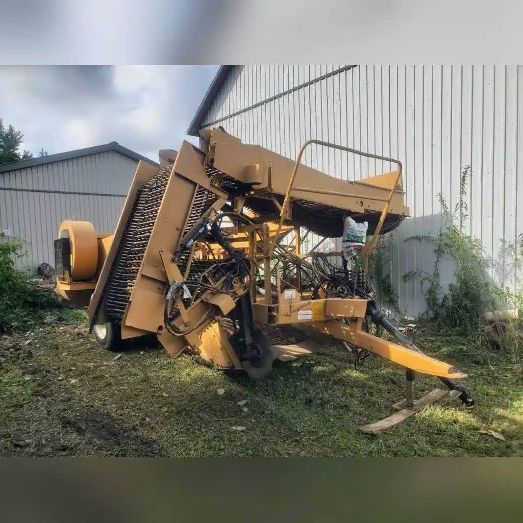 Photo de la Galerie 1 pour Potato Double L 2 Row Harvester – Make an Offer Fourragère à pommes de terre