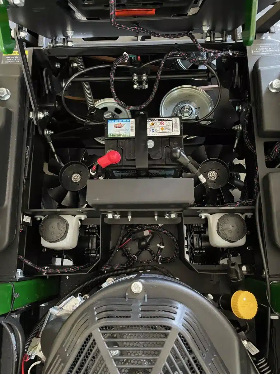 Gallery image 2 for New 2025 Yakta yxr120 Mower - Zero Turn