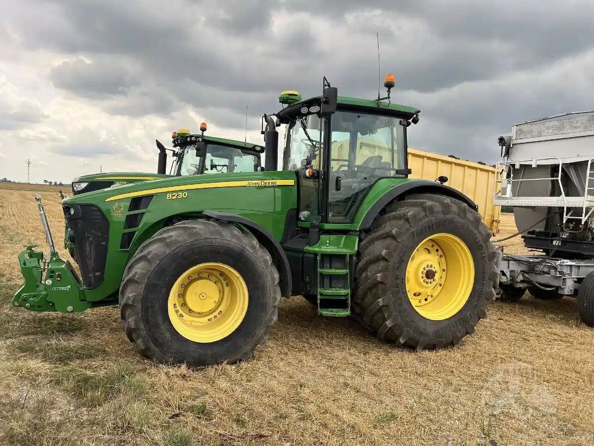 Gallery image 1 for 2007 John Deere 8230 Tractor
