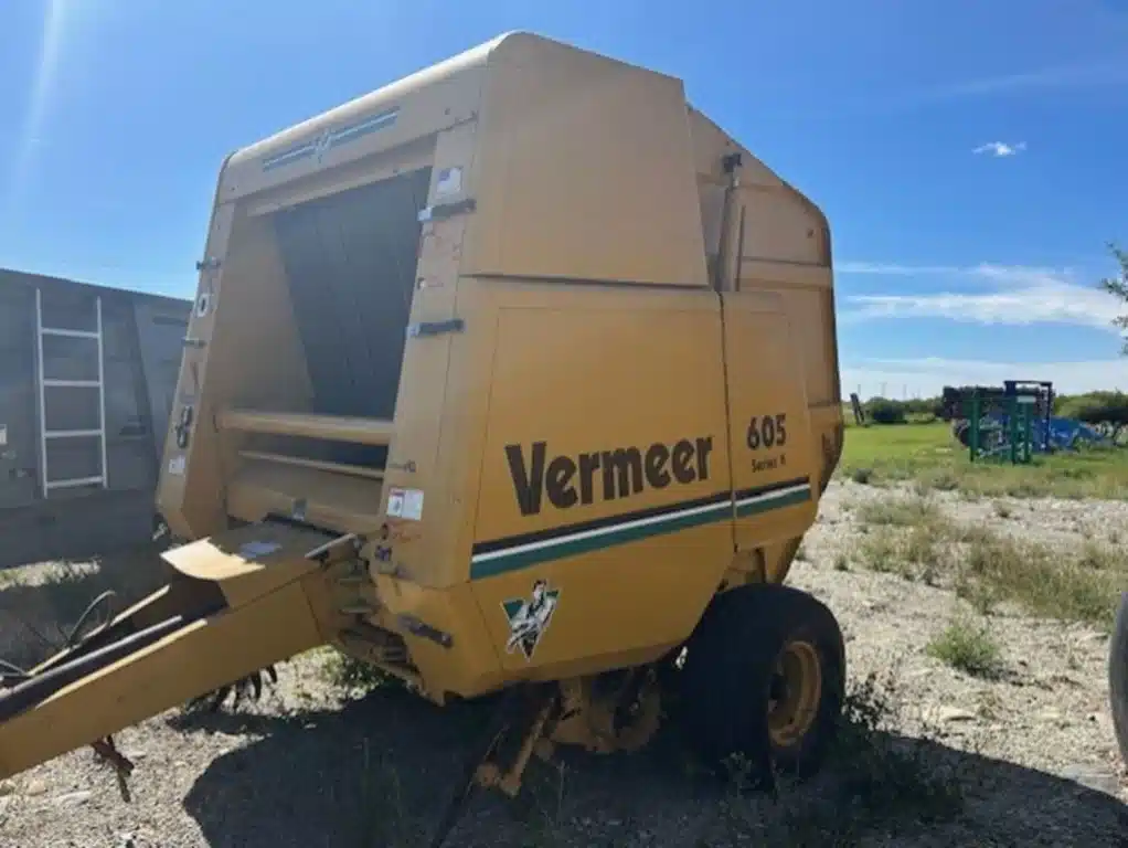 Gallery image 2 for Used 1993 Vermeer 605 Round Baler