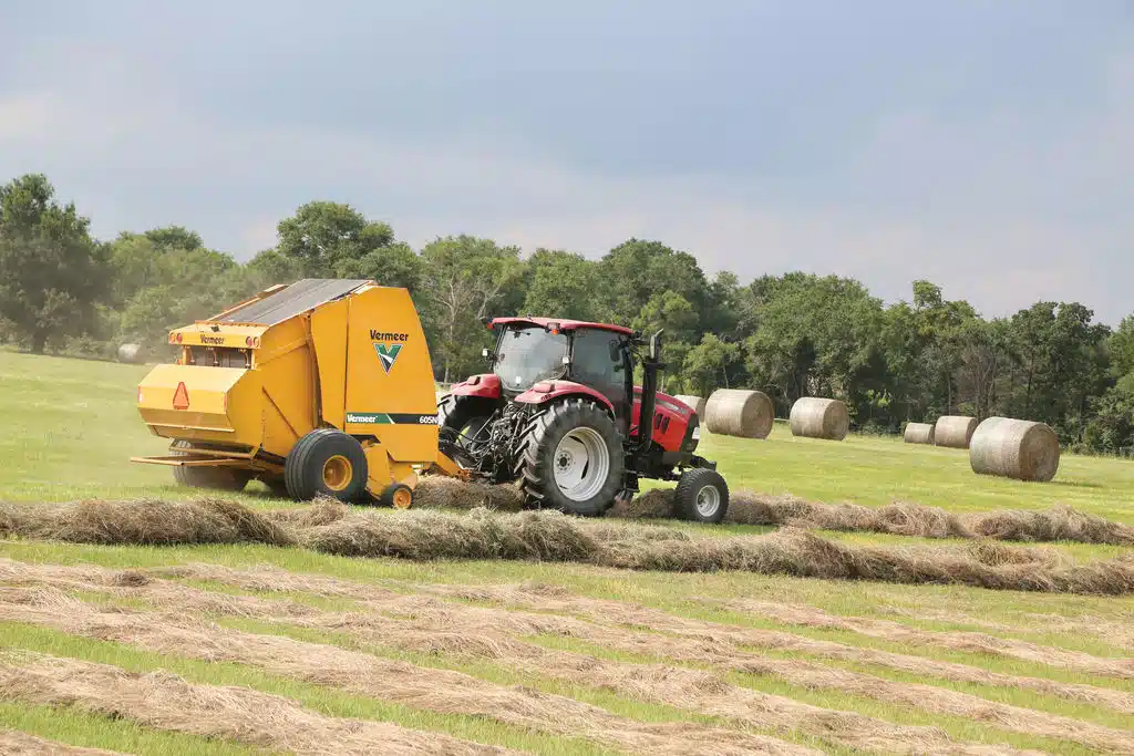 Photo de la Galerie 1 pour 2025 Vermeer 605N Presse à Balle Ronde