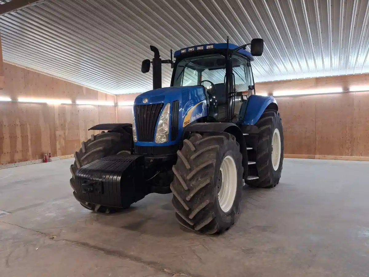 Gallery image 2 for 2009 New Holland T8040 Tractor