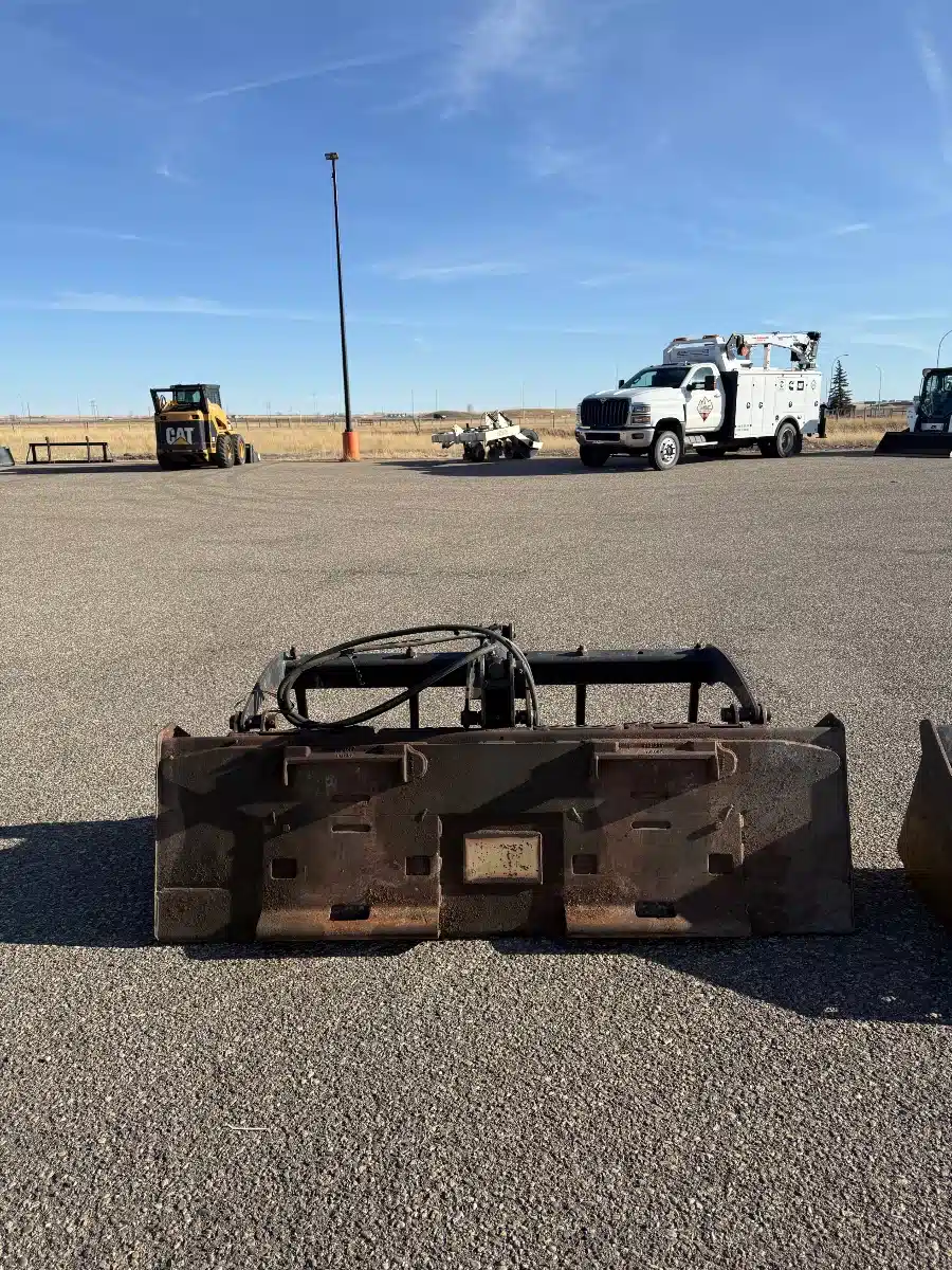 Gallery image 2 for Used Bobcat 72" Grapple Bucket Attachment