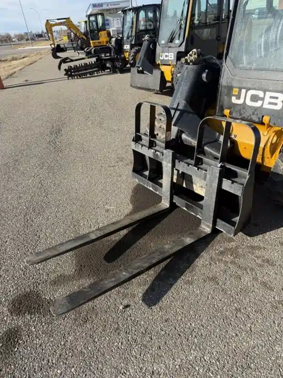 Gallery image 1 for 2024 HLA Attachments PALLET FORK Bucket