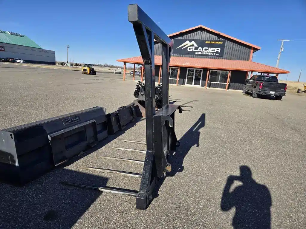 Gallery image 2 for New 2025 JCB BALE SPIKE Bale Spear